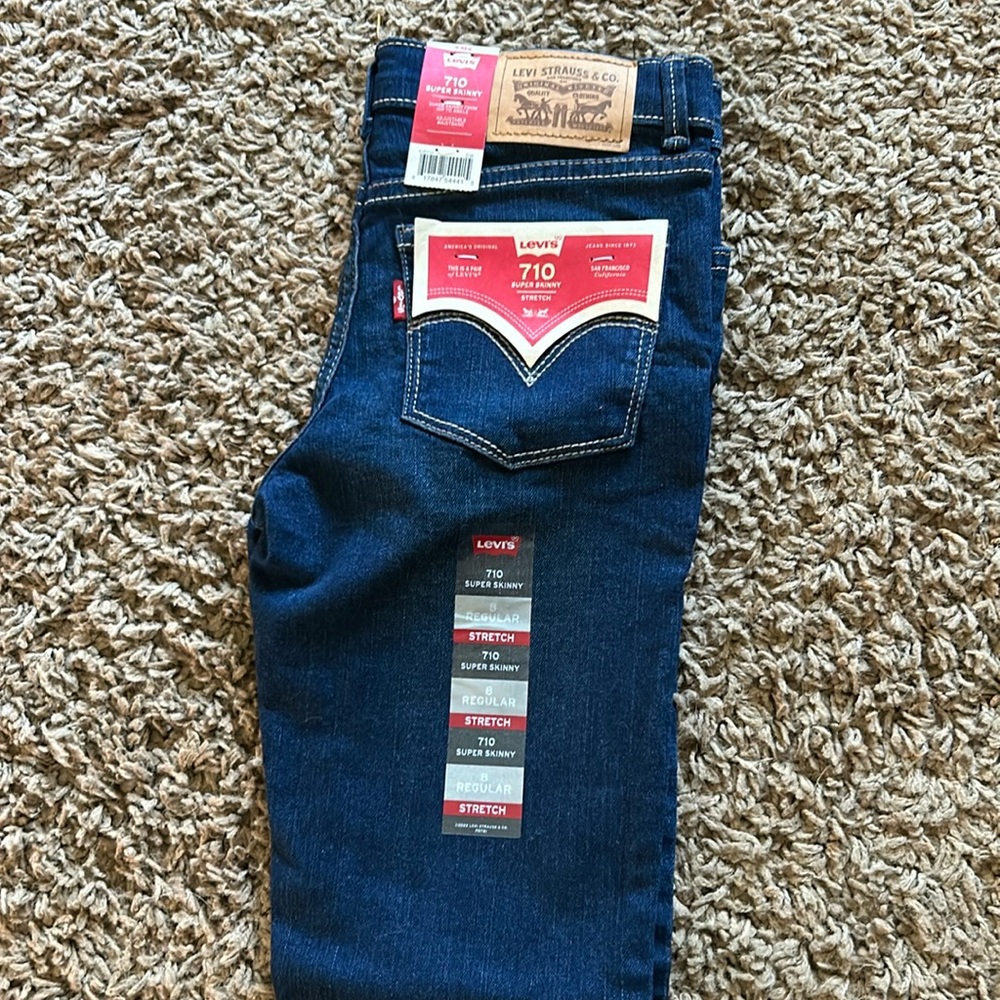 NWT girls size 8 Levi’s